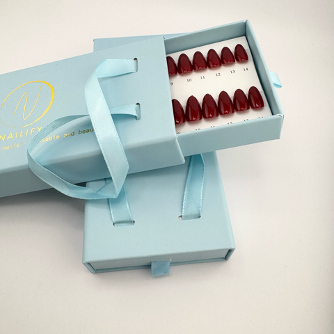 Crimson Heat (mörkröd/röd, short almond)