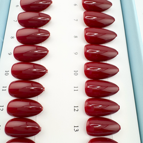 Crimson Heat (mörkröd/röd, short almond)