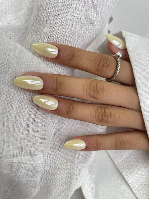 Solar Pop Chrome (gul ombre chrome, short oval)