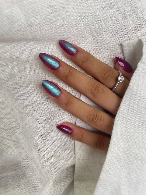 Cosmic Crush Cat Eye (lila, short almond)