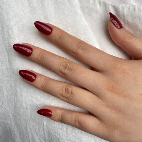 Crimson Heat (mörkröd/röd, short almond)