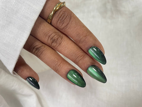 Forest Glitz Cat Eye (green, Short Almond)