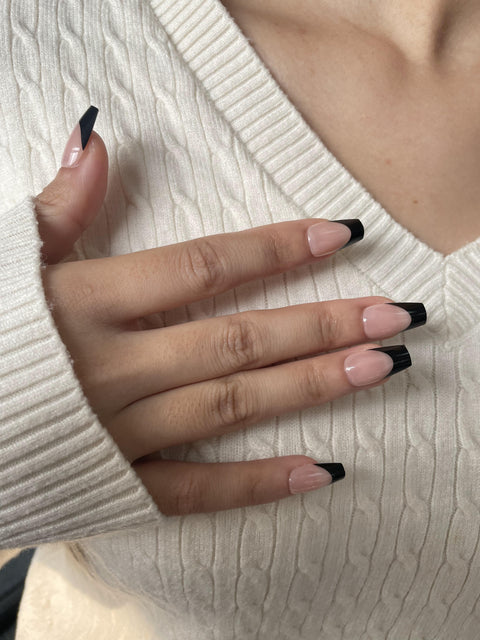 Noir Luxe (bred svart kant, short coffin)