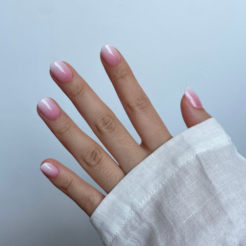 Blush Fade (Fransk fade med rosa nagelbädd, XS Squoval)