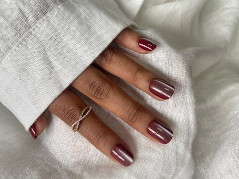 Mocha Mood Cat Eye (mörkbrun, XS Squoval)